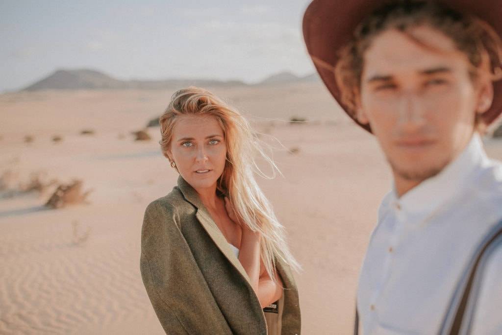 fuerteventura-bohemian-couple-elopement-photographer-dunes-of-corralejo-7
